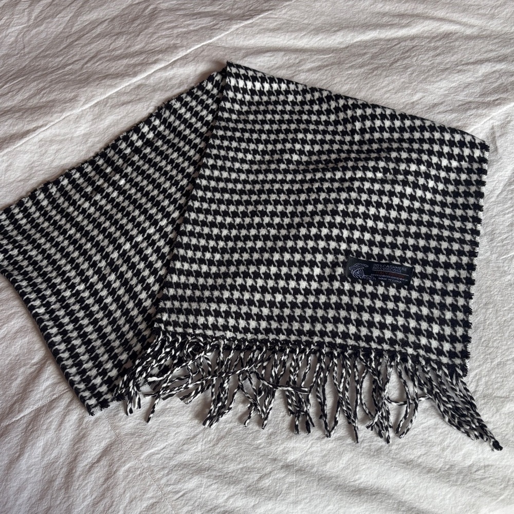 Cashmere/Viscose Black and White Houndstooth Scarf